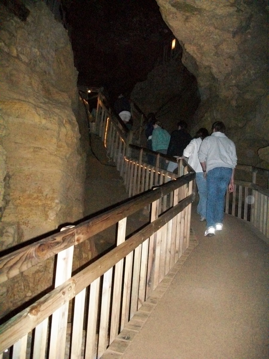 Caves to Visit in Wisconsin. Crystal Cave.