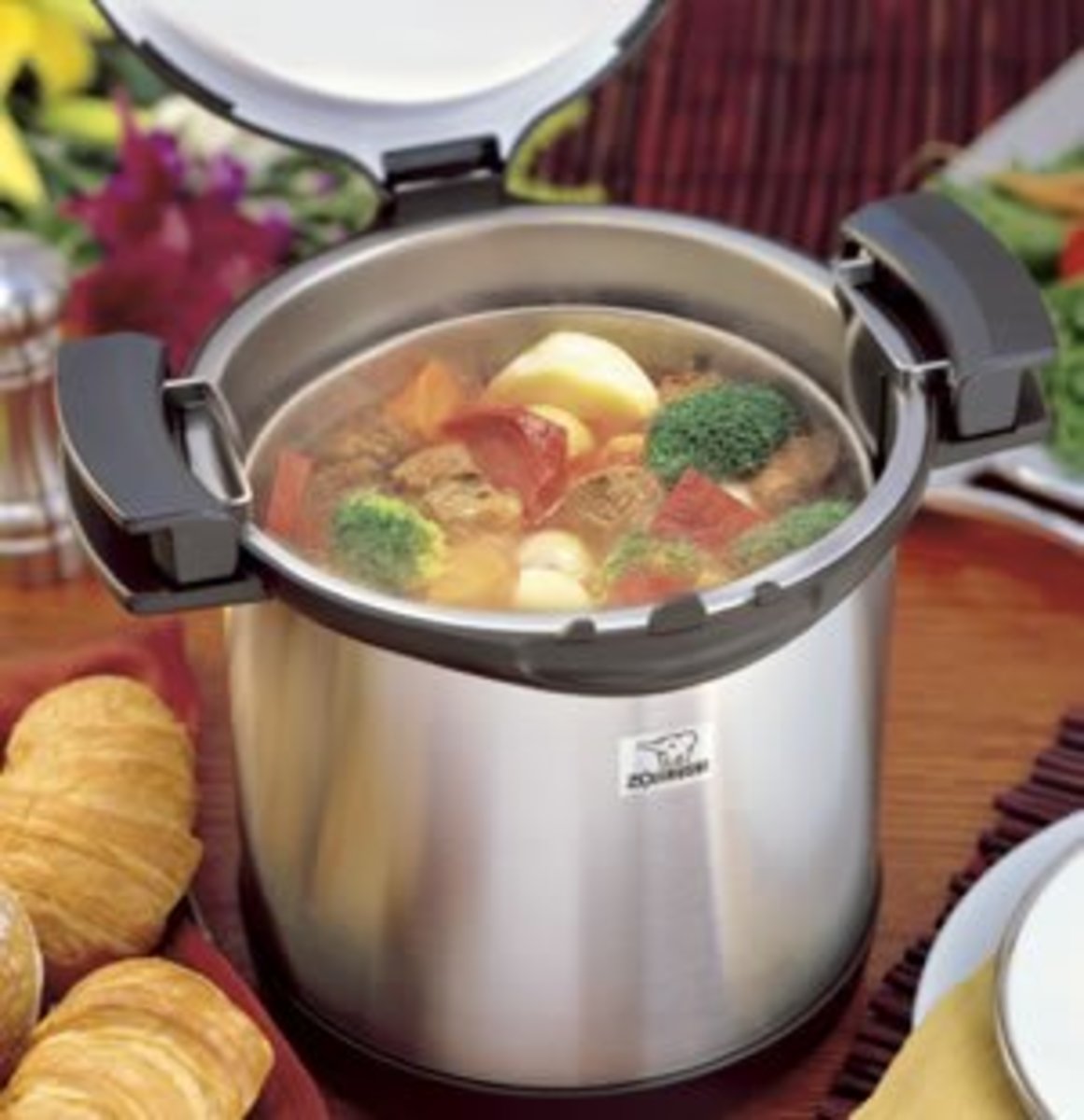 Kitchen MustHave The Thermal Cooker Delishably