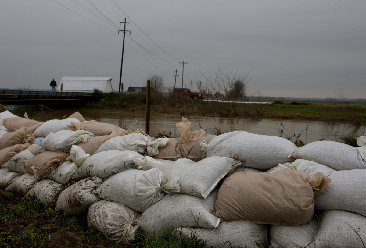 Sandbags Where To Get Them & Ways To Make Your Own