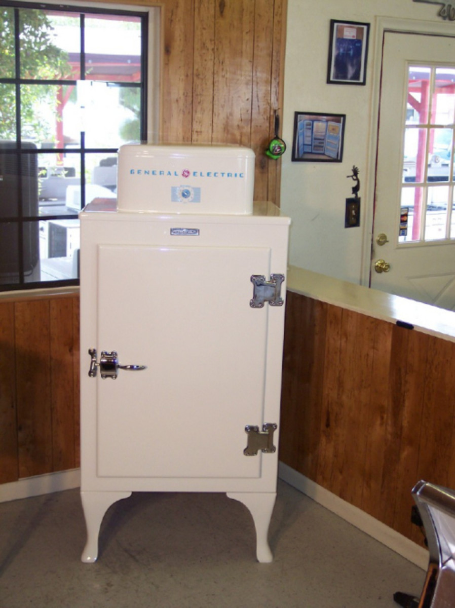 GE MONITORTOP VINTAGE REFRIGERATOR see Vintage GE Ads 1920s 1930s