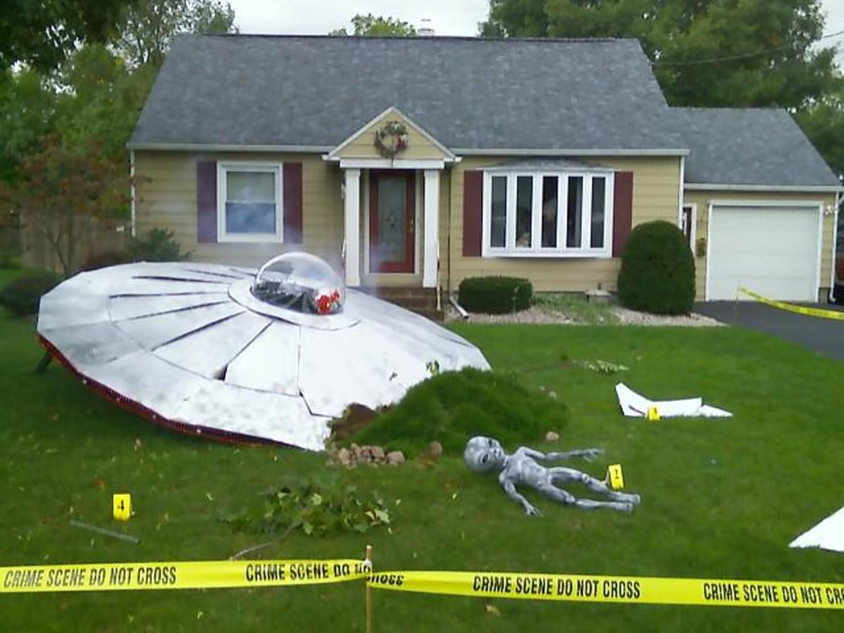 What You Need to Do If Aliens Crash Land in YOUR Back yard in a