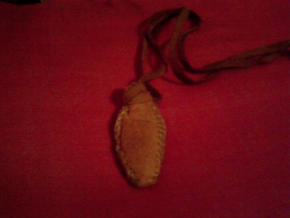 How to Make a Native American First Nations, Medicine Bag or Pouch to