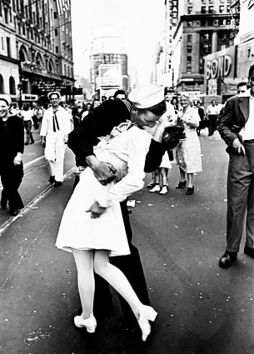 Kiss Signaled the End of World War II the Famous Kiss Picture HubPages