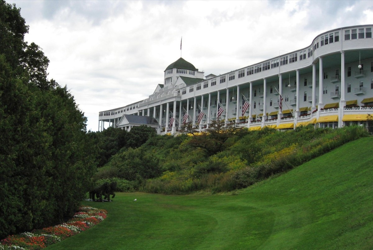 Visiting the Luxurious Mackinac Island's Grand Hotel Movie Site and