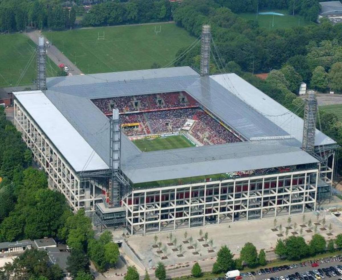 The 10 Biggest Football (Soccer) Stadiums in Germany (by capacity