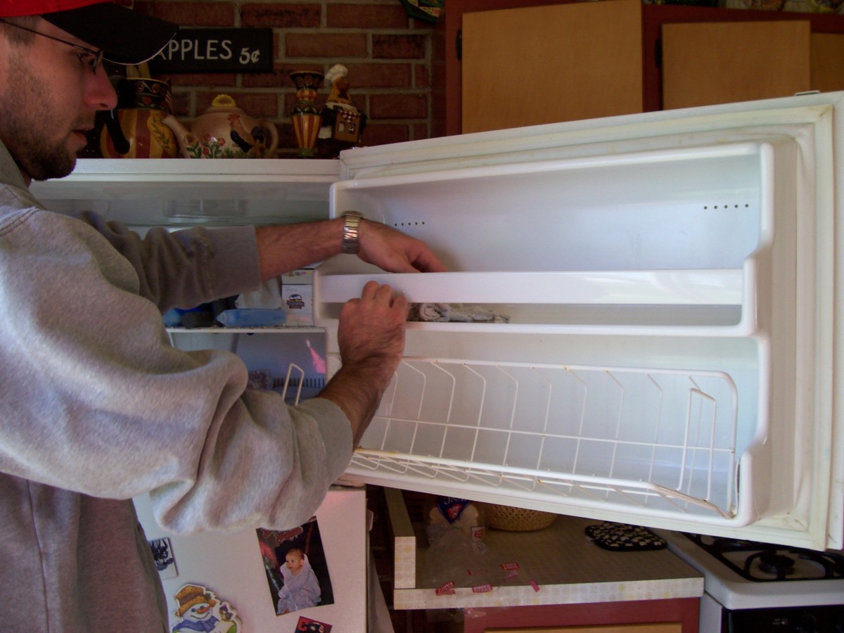 How to Clean a Smelly Refrigerator Dengarden