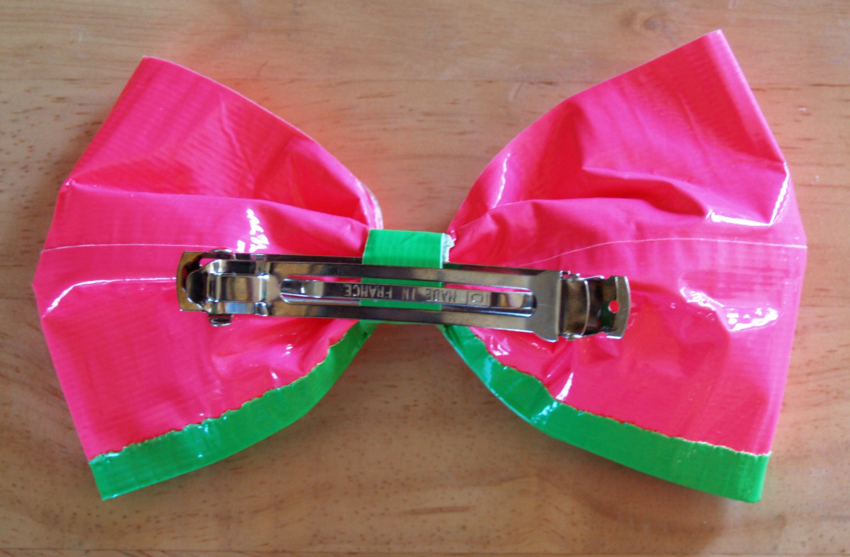 How to Make a Duck® (Duct) Tape Hair Bow