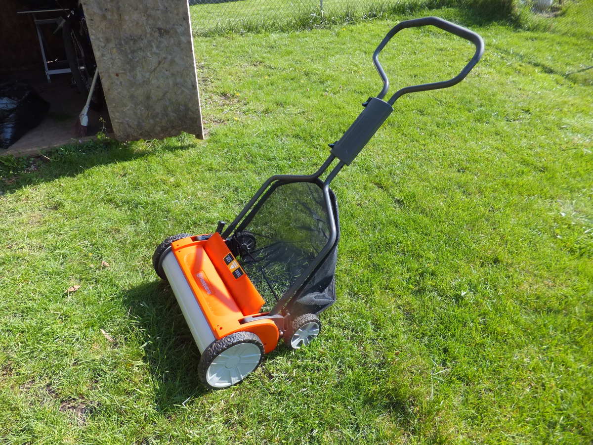 Review of Husqvarna Evolution Reel GasFree Lawn Mower Dengarden