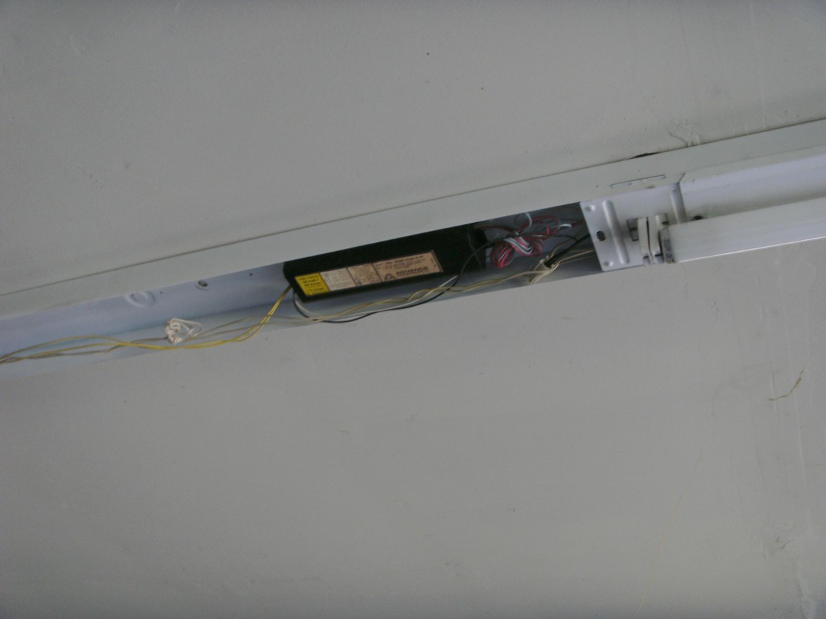 How to Replace a Fluorescent Ballast Dengarden