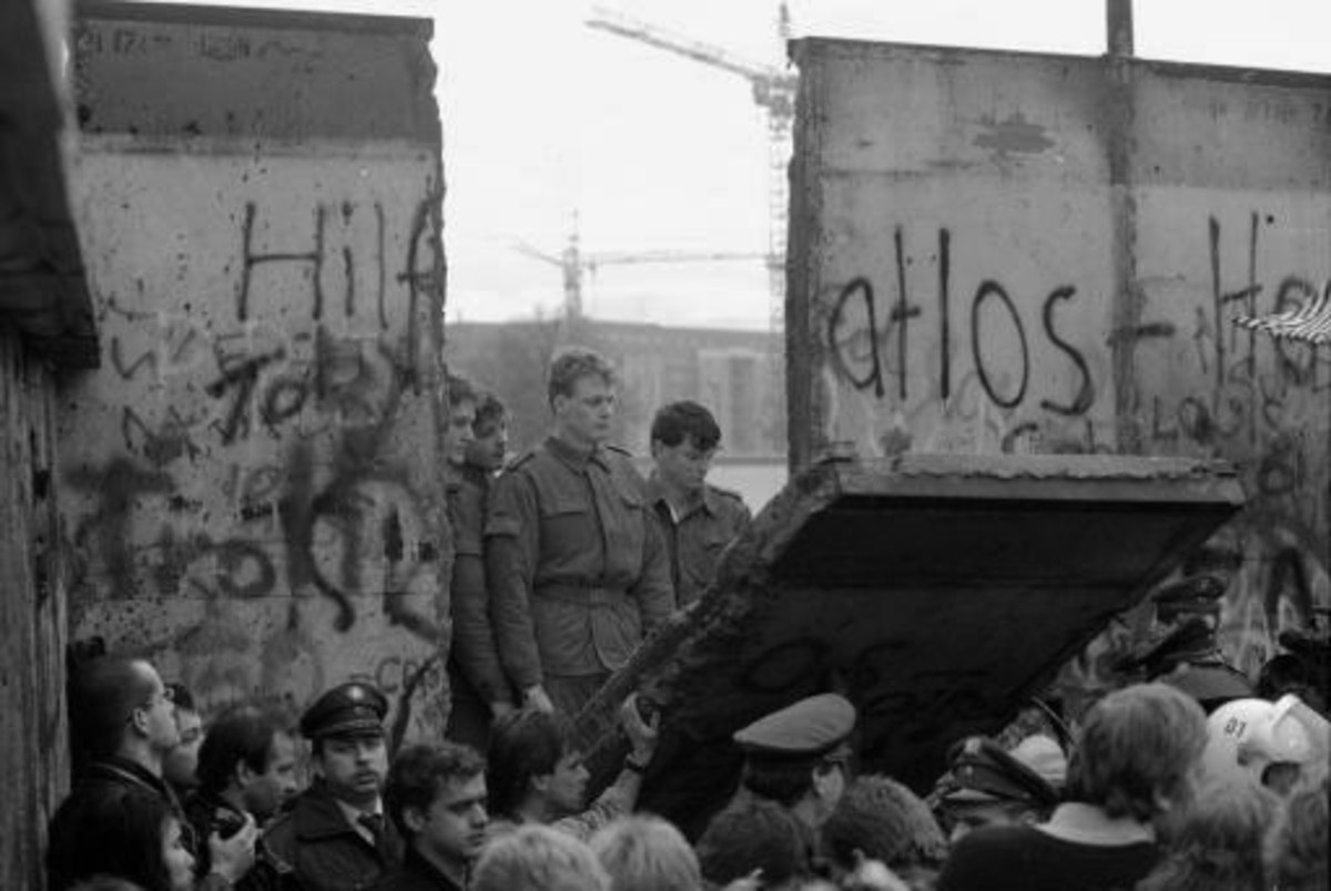 How Did the Fall of the Berlin Wall Affect the World? Owlcation