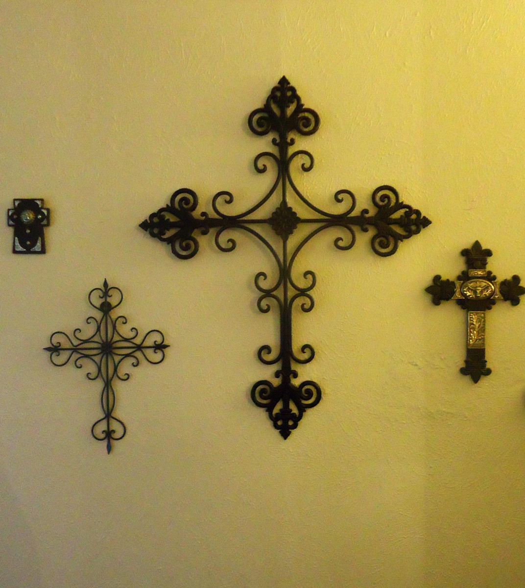 DIY Tips for Hanging Picture Frames and Wall Décor Dengarden