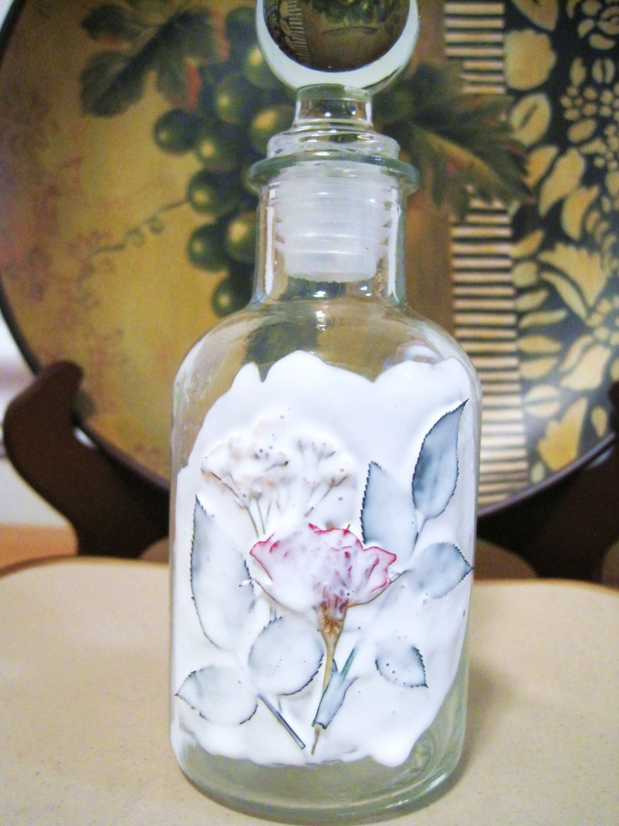 How to Press Flowers and 3 DIY Projects You Can Make With Them