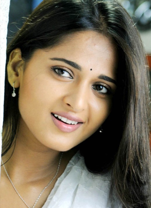 Telugu and Tamil Actress Anushka pictures Excusively HubPages