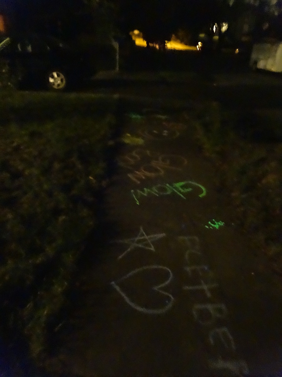 How to Make GlowintheDark Chalk WeHaveKids