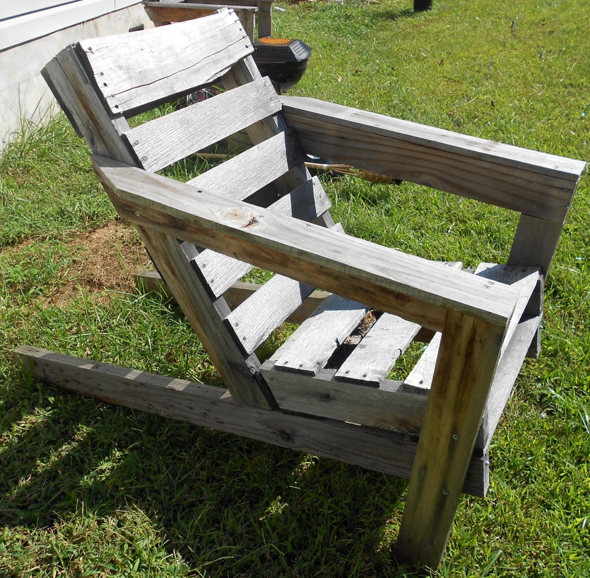 The Best Free Shipping Pallet Chair Plans On The