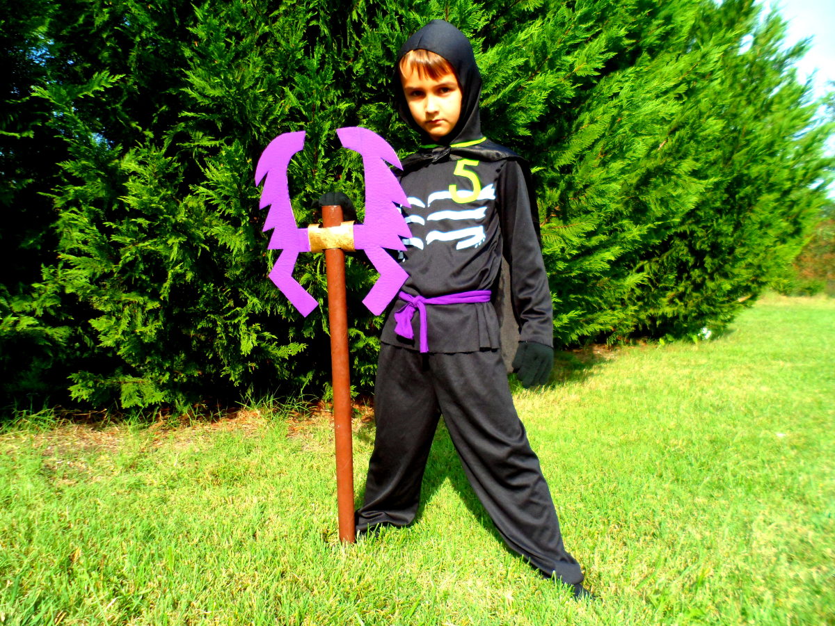 How to Make a Ninjago Lloyd Garmadon Costume Holidappy