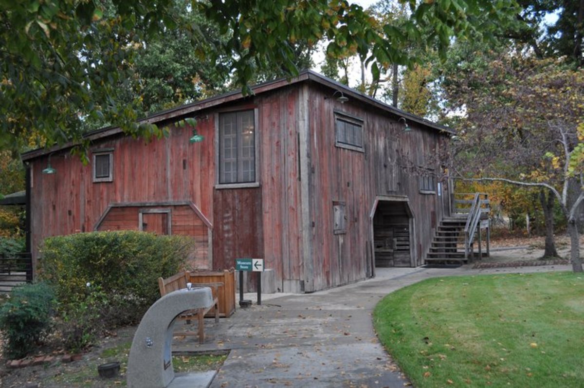 Visiting the Ernest HemingwayPauline Pfeiffer Museum and Educational