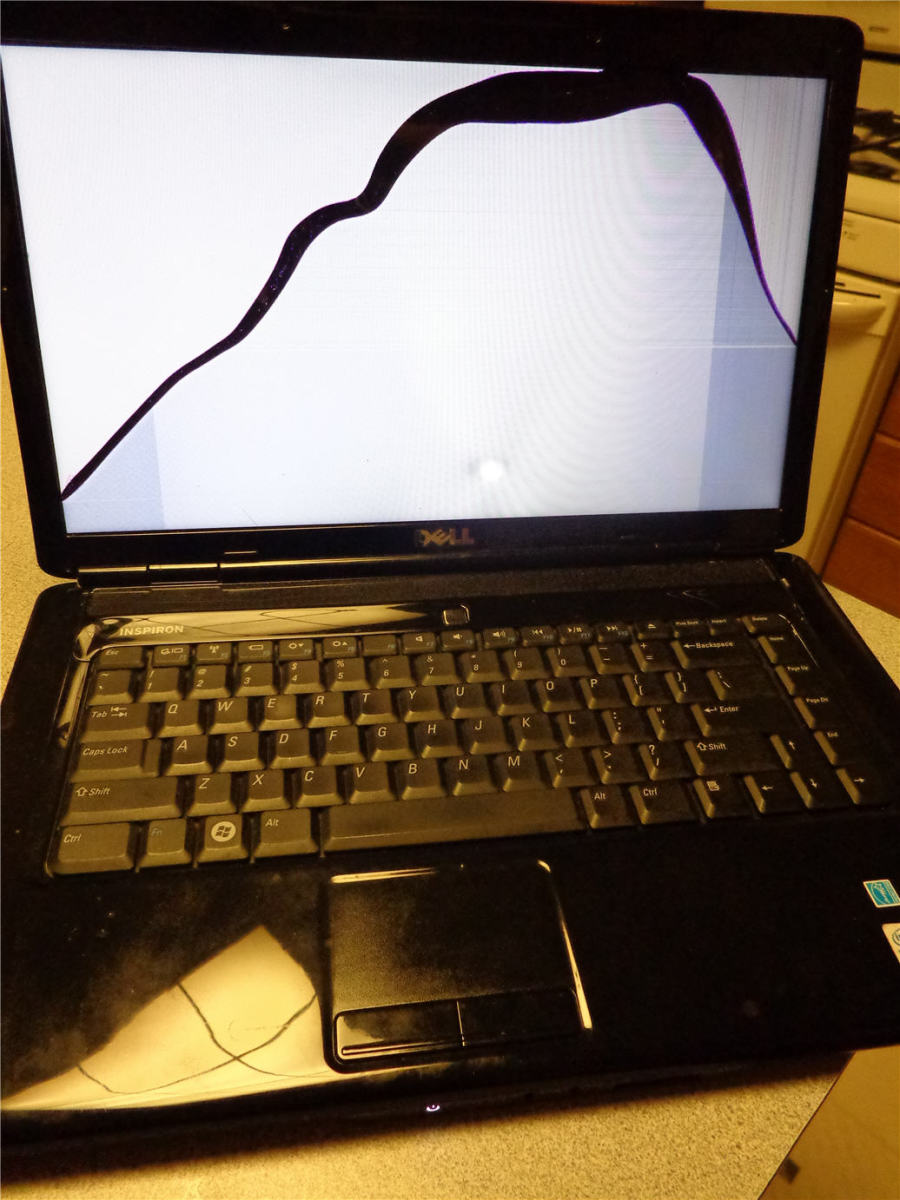 How to Purchase and Replace a Cracked Laptop Screen