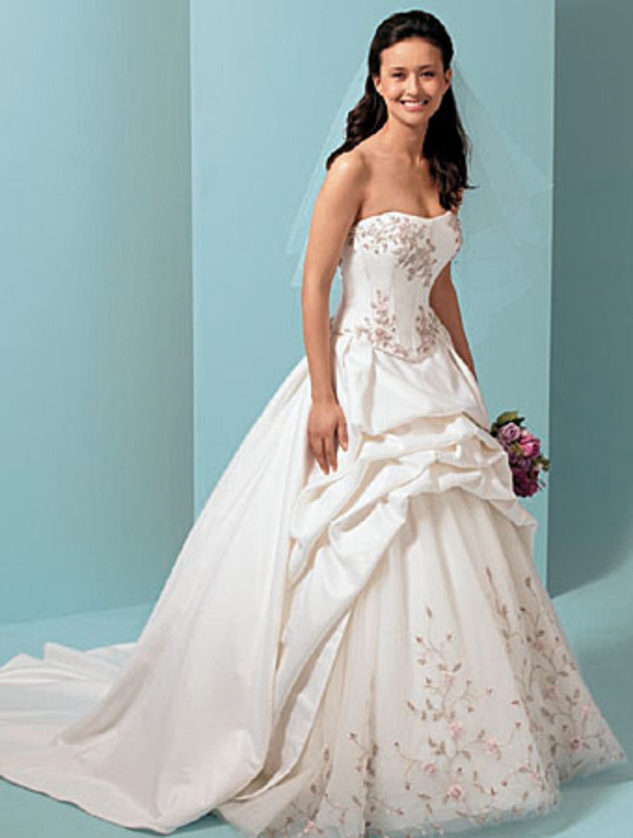 How to Find the Perfect Wedding Dress for Your Shape Holidappy