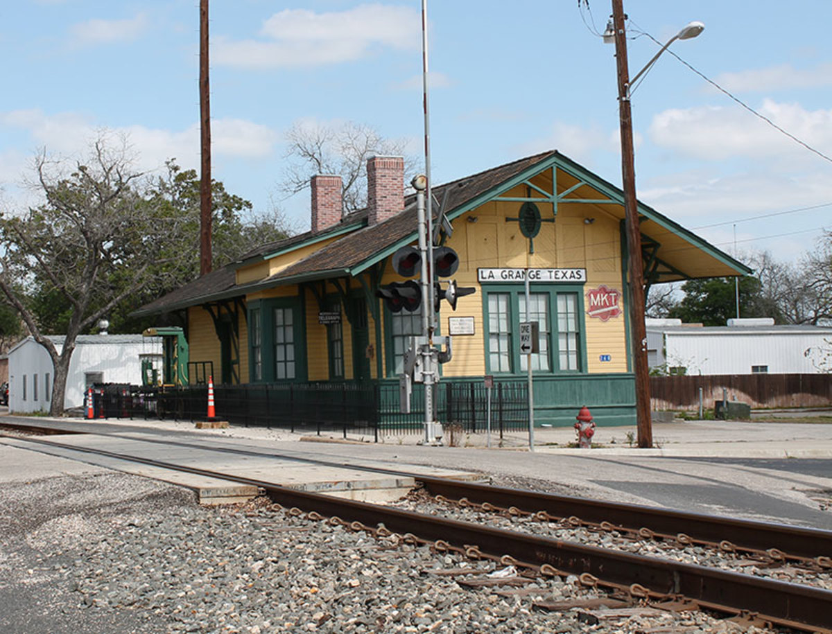 Vintage Train Depots The cargo & travel hubs of the 1800s1900s