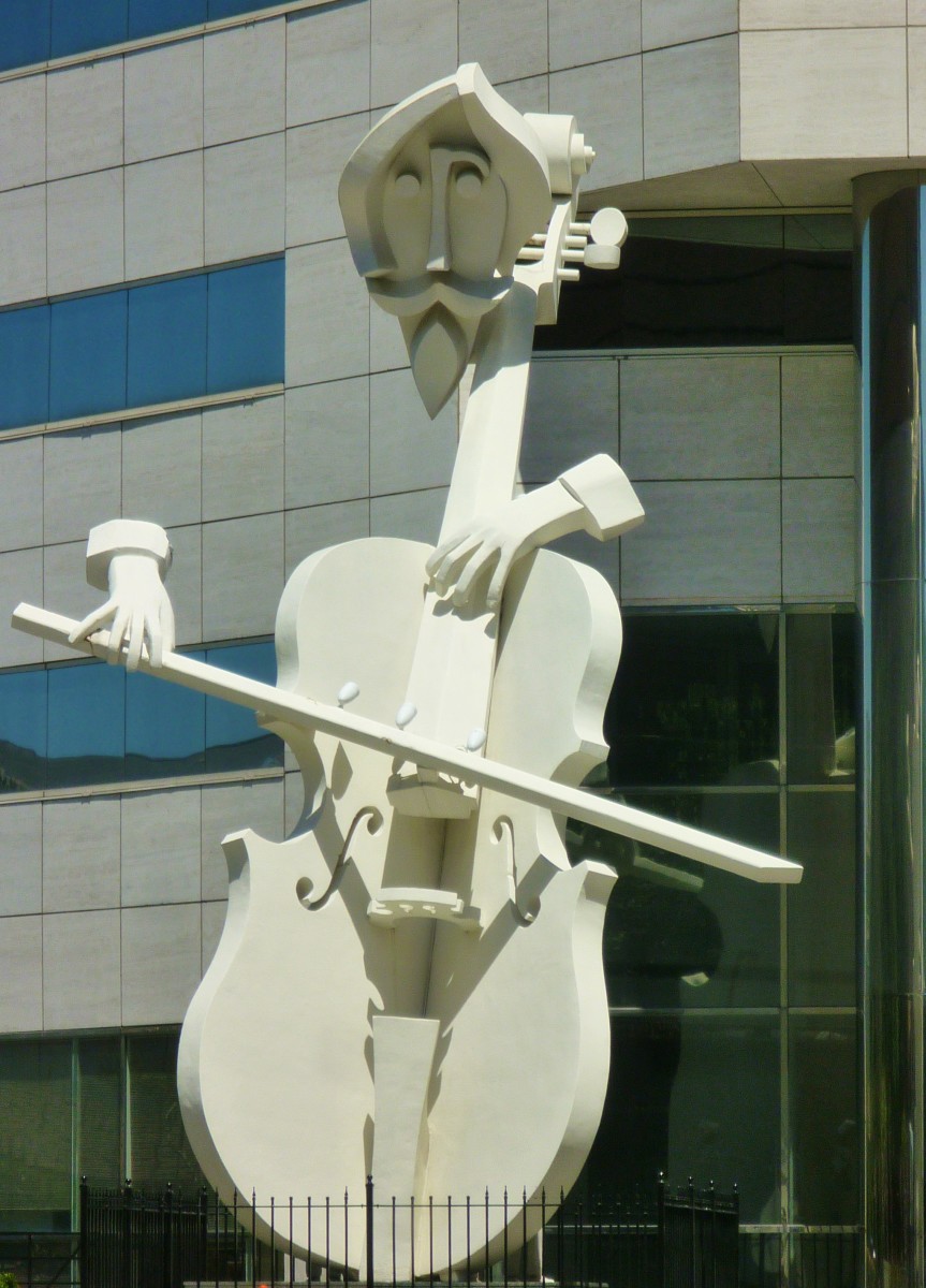 Viewing the Fantastic Artist Sculptures and Sculptural Art