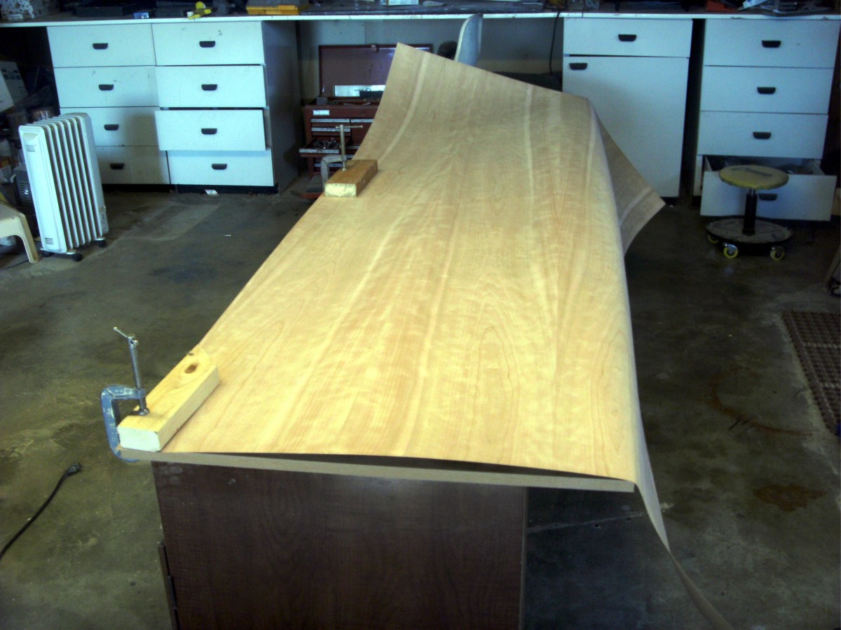 Refinishing a Desktop Using Real Wood Veneer Dengarden