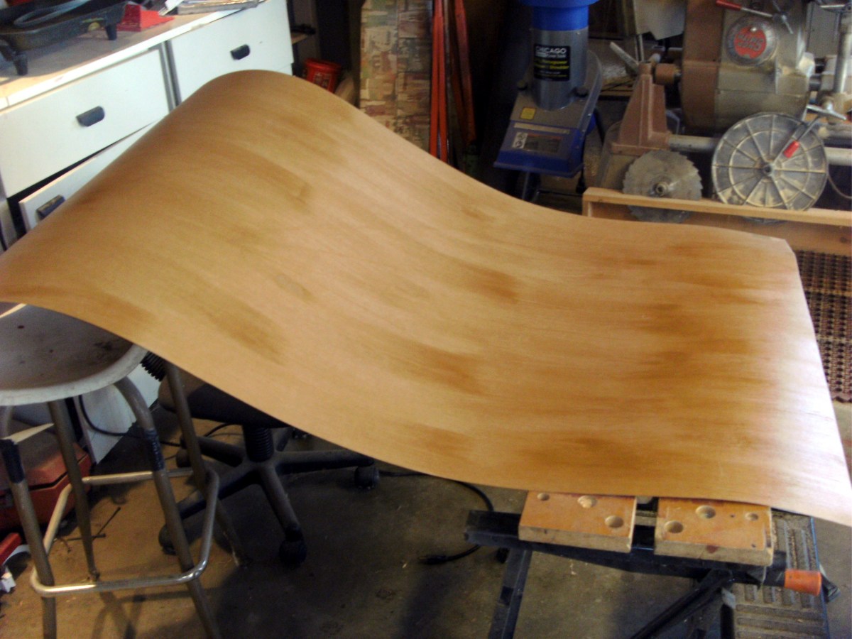 Refinishing a Desktop Using Real Wood Veneer Dengarden