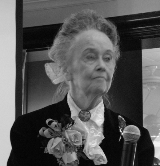 826 Paranormal Explores 2008 Haunted Dinner With Lorraine Warren and Ryan Buell