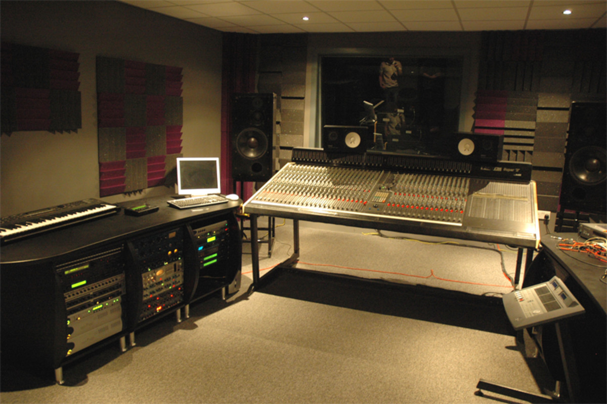 4 Budget Studio Monitor Speakers The Best Options Under 300 Spinditty