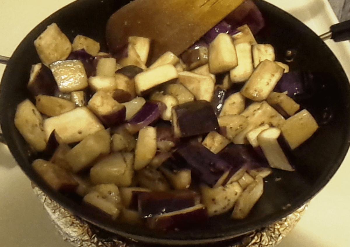How to make Eggplant or Brinjal Peanut Curry or Kathirikkai