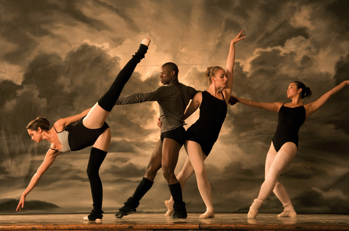 Differences Between Dance Team, Competition Dance and Studio Dance