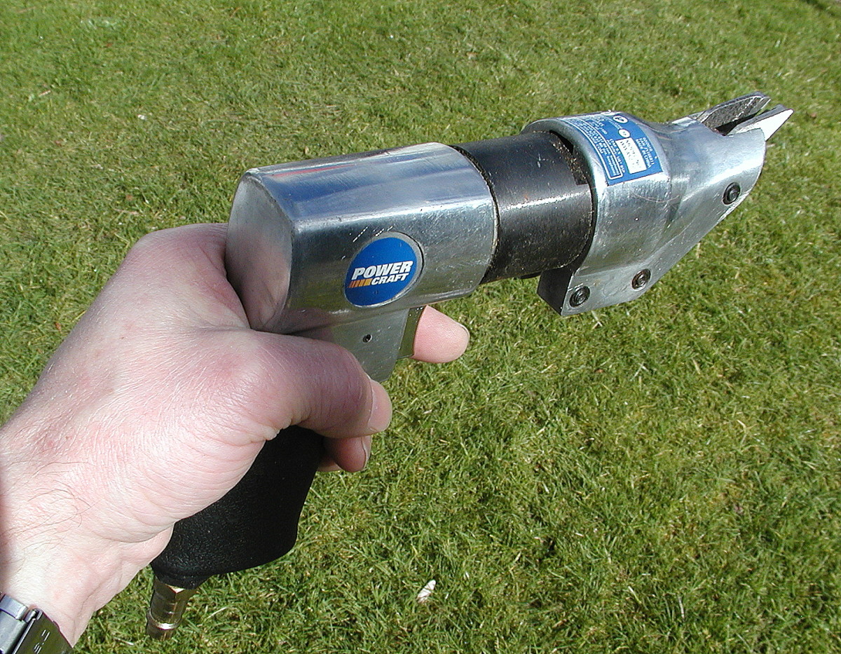 How to Use Air Tools and an Air Compressor in Your Dengarden