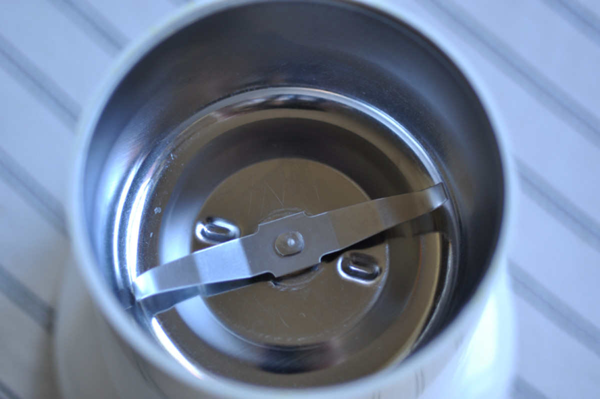 A Brief History of Curry and How to Make Curry Paste From Scratch