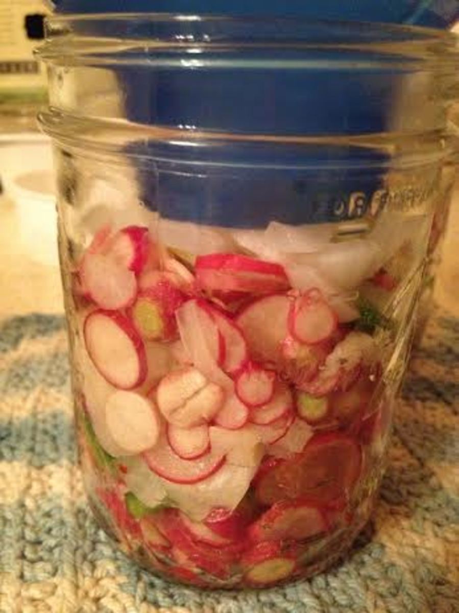 How to Make Pickled Radishes Delishably