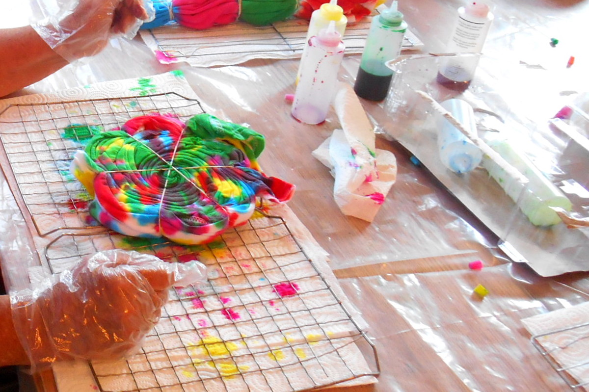 How to Tie Dye TShirts With Kids A Fun Family Activity