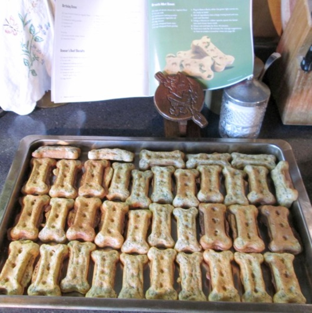 BakeABone The Original Dog Treat Maker