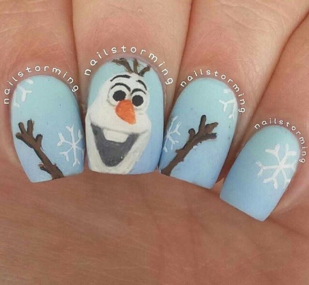 20 Awesome Holiday Nail Designs for Short Nails Bellatory