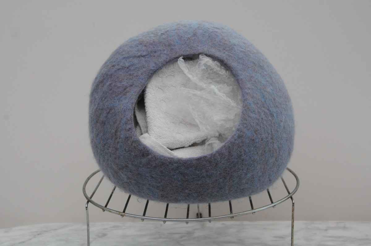 How to Make a Wet Felted Cat / Kitten Cave/ a Free Tutorial