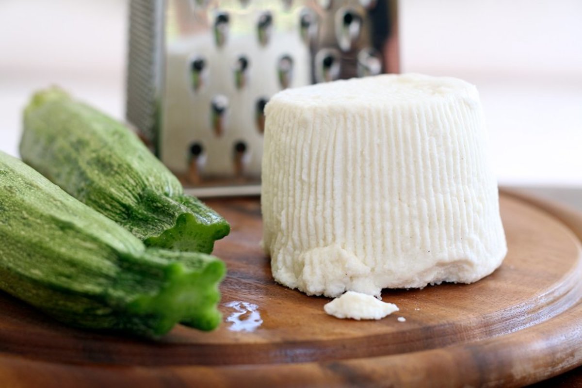5 Mild, Crumbly Substitutes for Feta Cheese Delishably