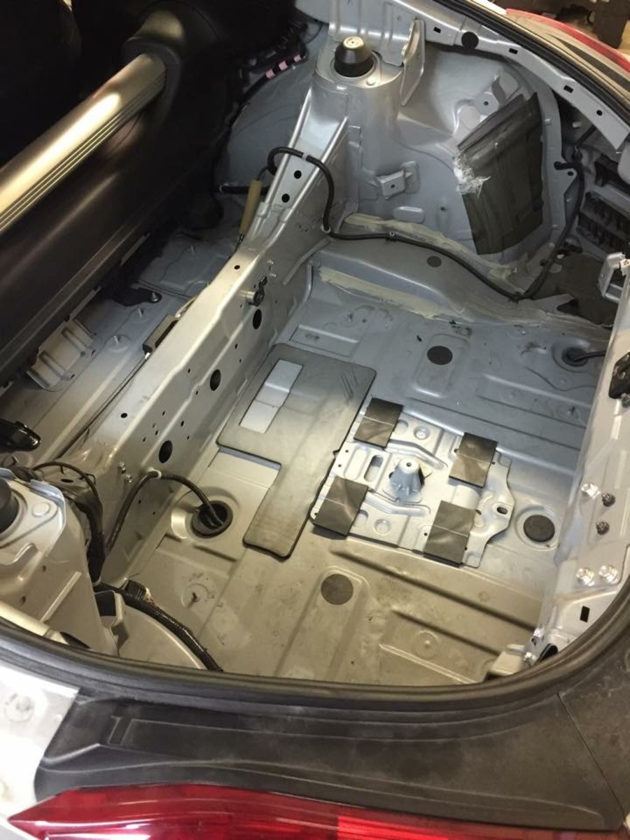 Creating a Custom Trunk Enclosure in a 370Z AxleAddict