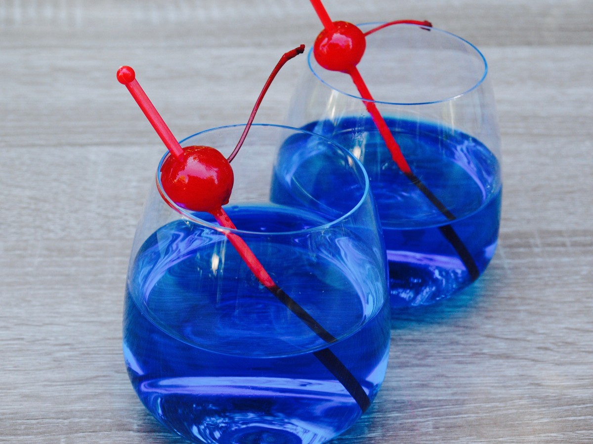 10 Delicious Blue Curaçao Cocktails Delishably