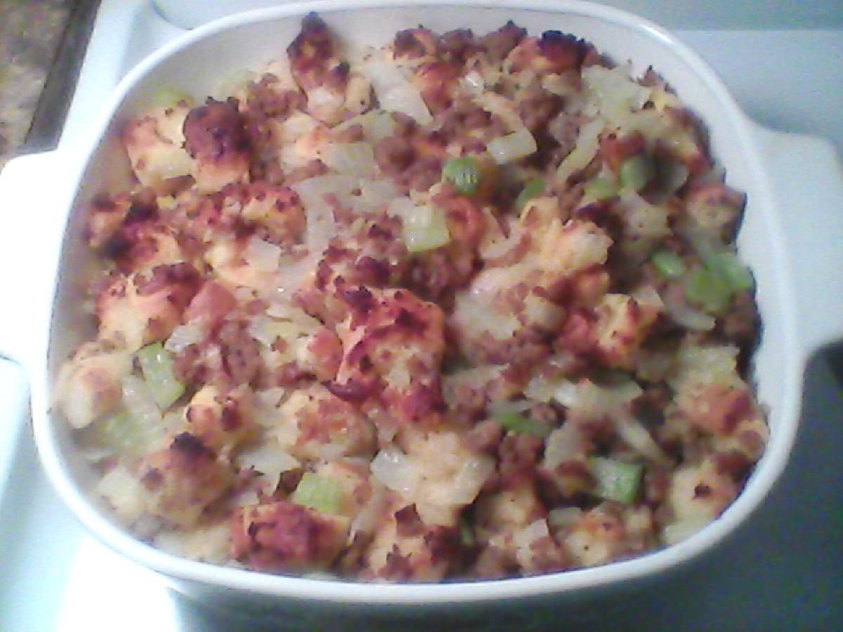 King’s Hawaiian & Pork Sausage Dressing Delishably