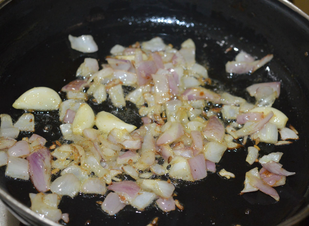 How to Make Fried Tomato and Garlic Dip or Sauce Delishably