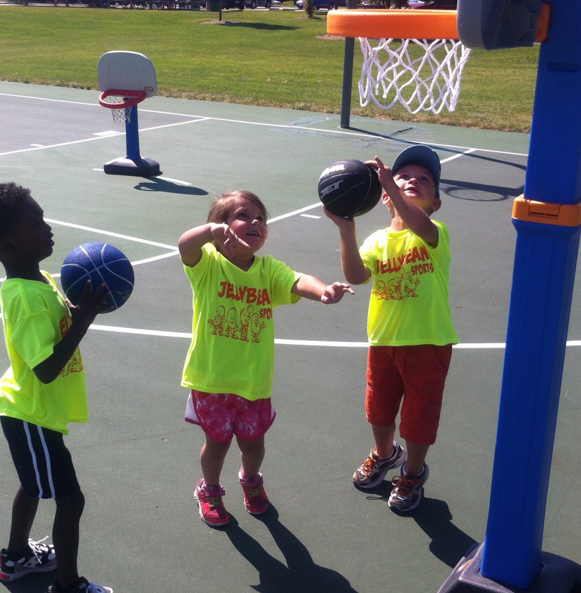 How to Teach Young Children to Shoot a Basketball HowTheyPlay