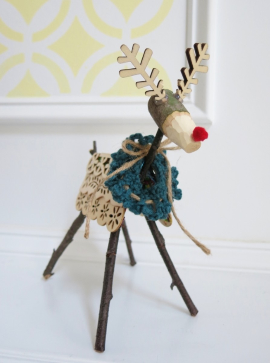 DIY Holiday Craft How to Make a Woodland Twig Reindeer Holidappy