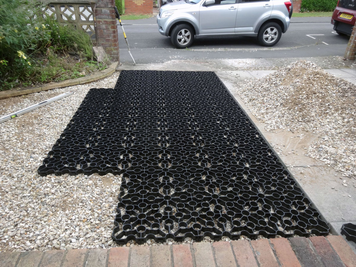 How to Lay Plastic Grids for Gravel Driveways Dengarden