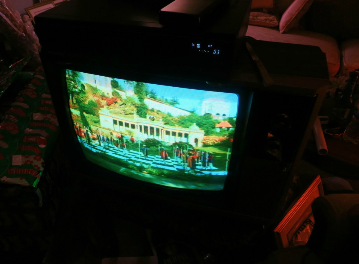 Quasar Color Television Model WT5951YW, Made July 1985