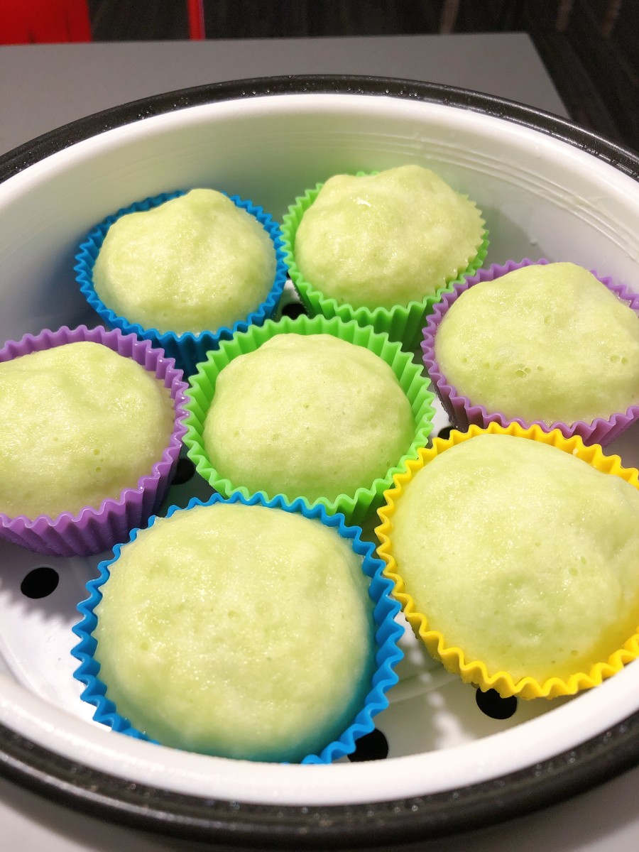 Malaysian Steamed Pandan Coconut Cake (Kuih Puteri Ayu) Delishably