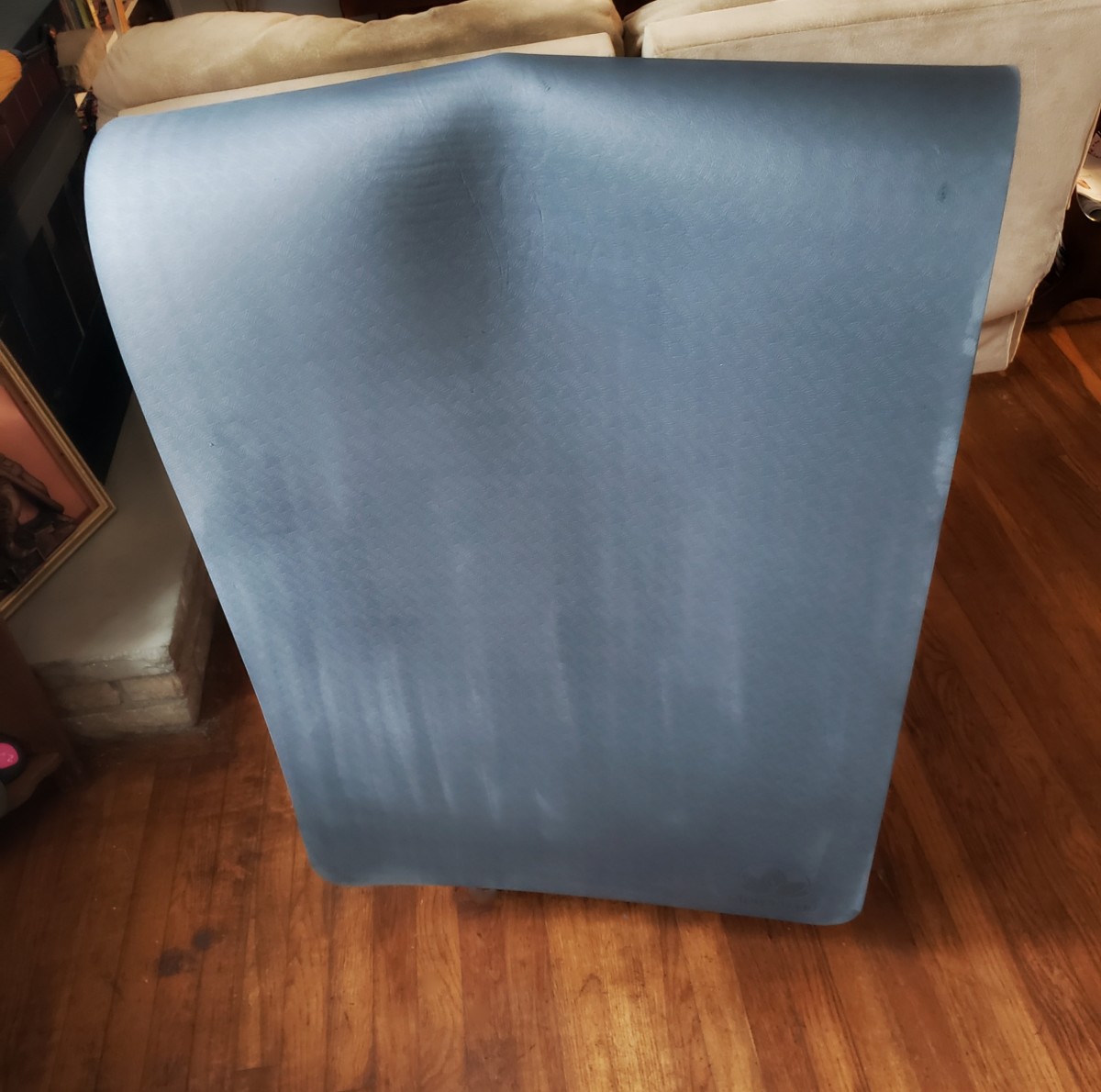 A Quick and Simple Way to Clean Your Yoga Mat CalorieBee