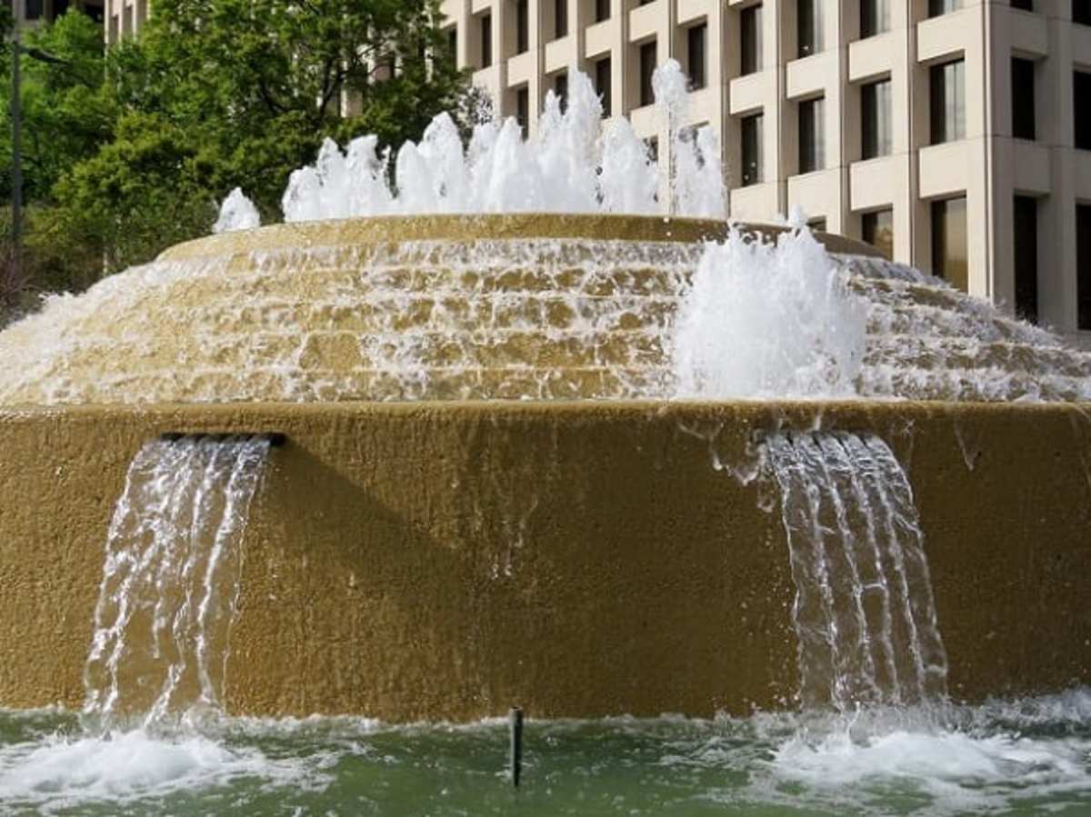 Bob and Vivian Smith Fountain in Downtown Houston HubPages